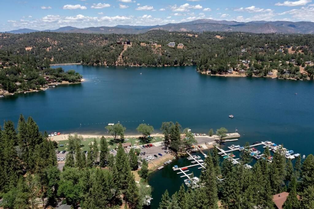 New Luxury Lake House In Pine Mountain Lake Close To Yosemite! Perfect For All Seasons! Great For Retreats, Getaways, Celebrations, And More! Groveland Exteriör bild