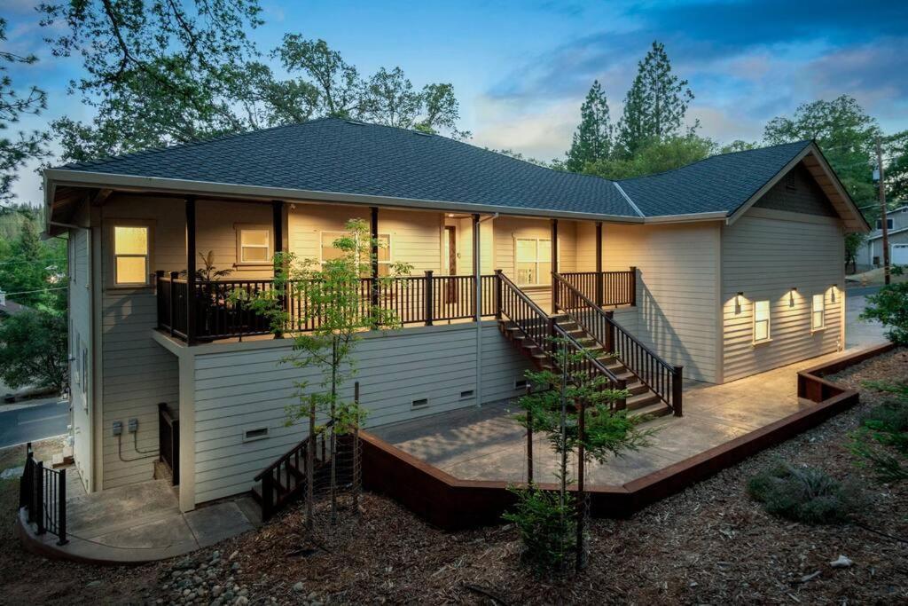 New Luxury Lake House In Pine Mountain Lake Close To Yosemite! Perfect For All Seasons! Great For Retreats, Getaways, Celebrations, And More! Groveland Exteriör bild