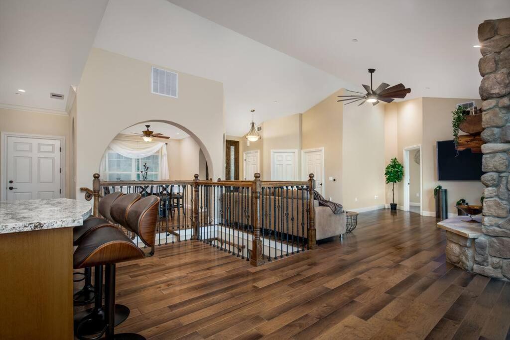 New Luxury Lake House In Pine Mountain Lake Close To Yosemite! Perfect For All Seasons! Great For Retreats, Getaways, Celebrations, And More! Groveland Exteriör bild